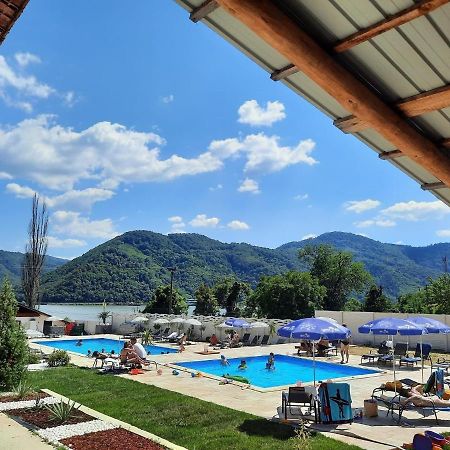 Clisura Dunarii - Pensiunea Casa Creta Liborajdea Екстер'єр фото